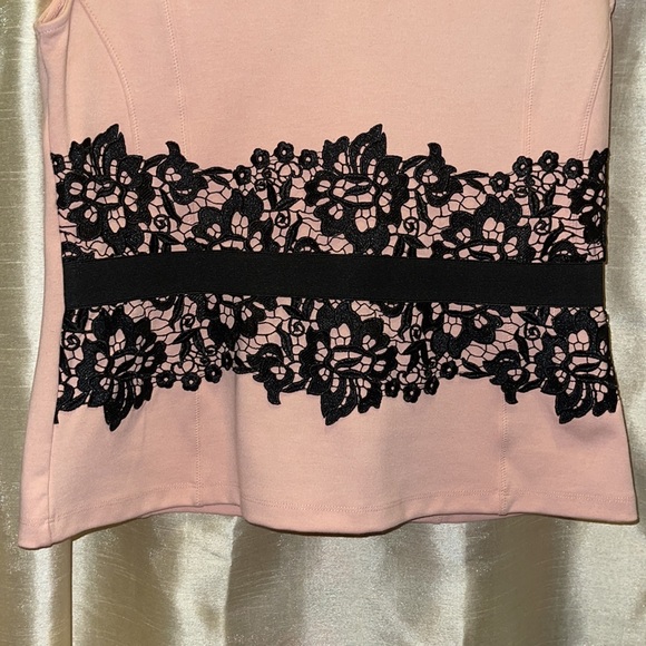 Suit - Picture 5 of 9